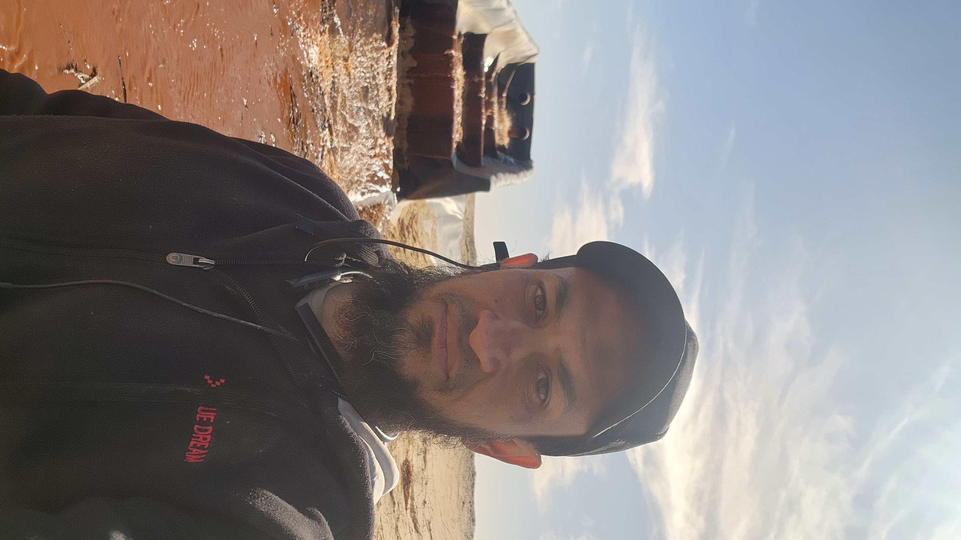 اول ضخ ماء في البحيرة 